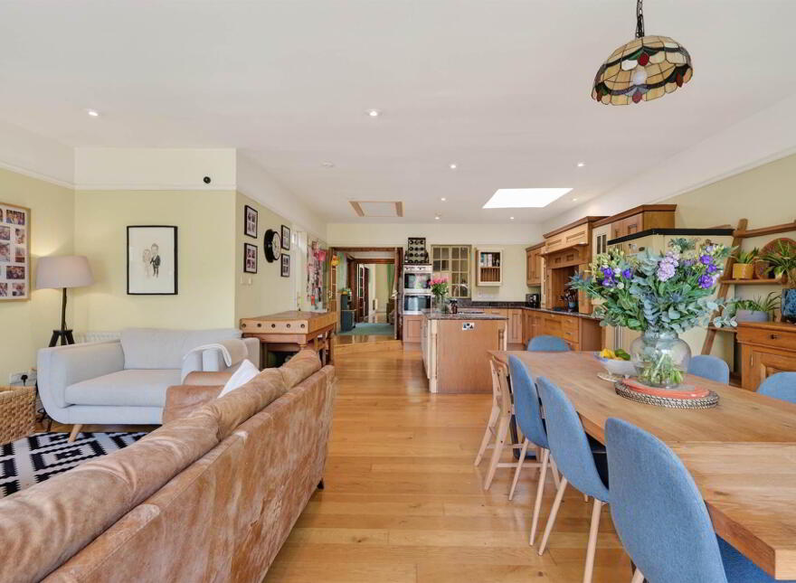 60 Balmoral Avenue, Belfast, BT9 6NY