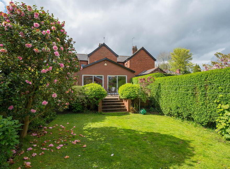 60 Balmoral Avenue, Belfast, BT9 6NY