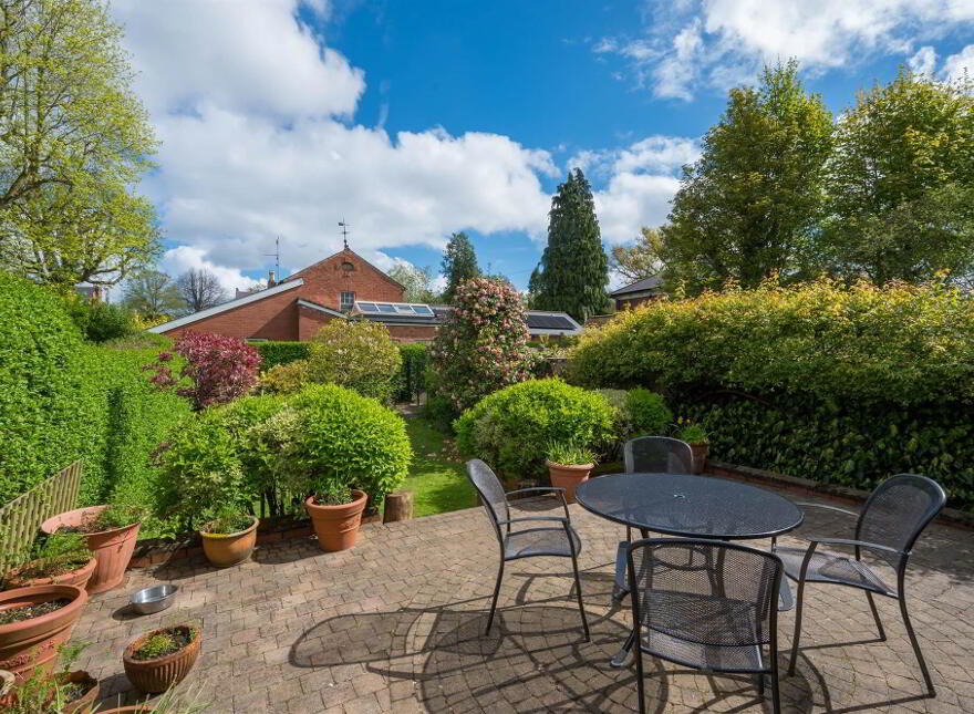 60 Balmoral Avenue, Belfast, BT9 6NY