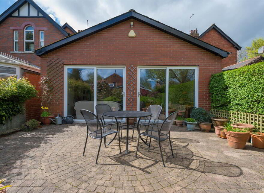 60 Balmoral Avenue, Belfast, BT9 6NY