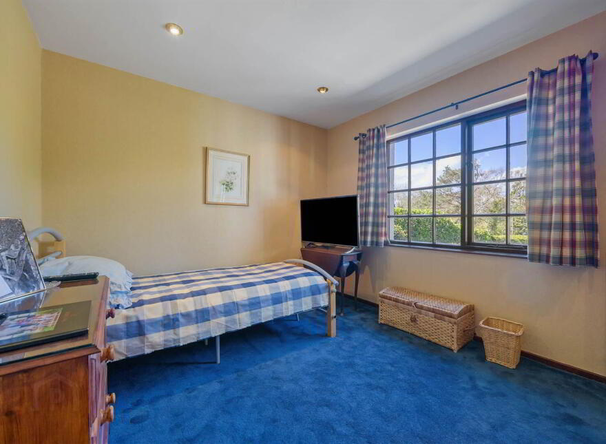 Brambles, 33 Ballygrainey Road, Craigavad, Holywood, BT18 0HE