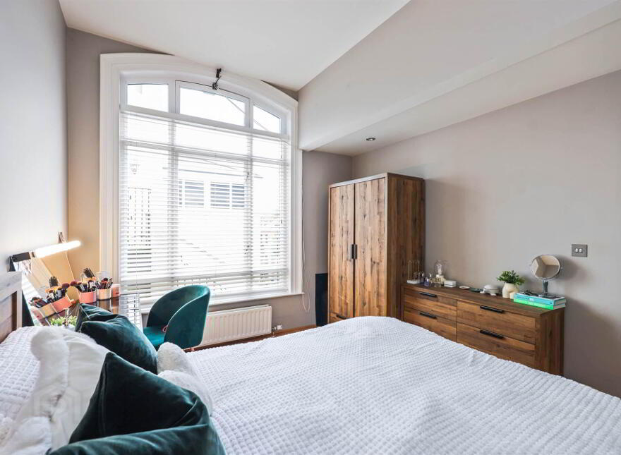 Apt 4, 19 The Walled Garden, Circular Road, Belfast, BT4 2WG