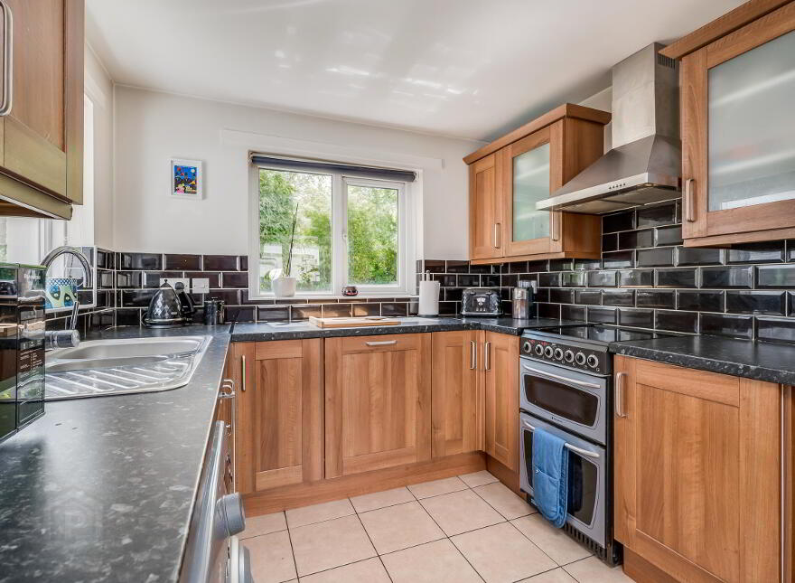 23 Ravenhill Crescent, Belfast, BT6 8JU