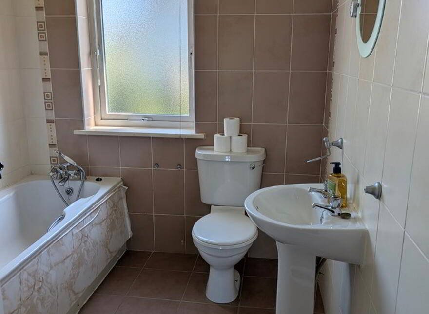 1 Church Manor, Carrigallen, H12XR27
