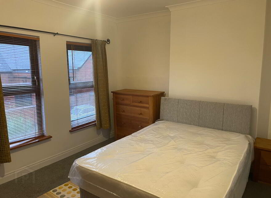 2 Whitehall Parade, Ormeau Road - AVAILABLE 1st JUNE, Belfast, BT7 3GX