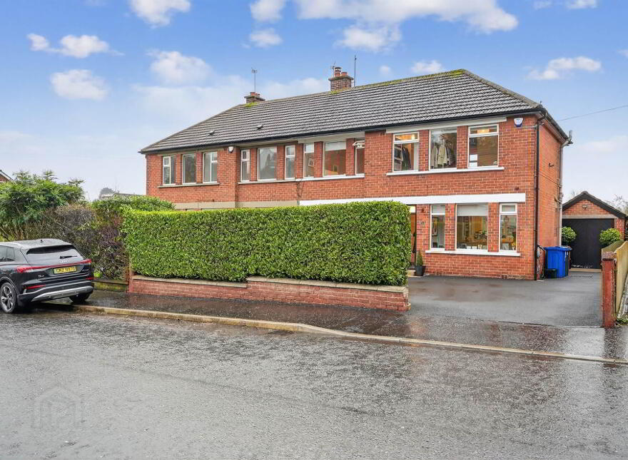 9 Hillside Drive, Stranmillis, Belfast, BT9 5EJ