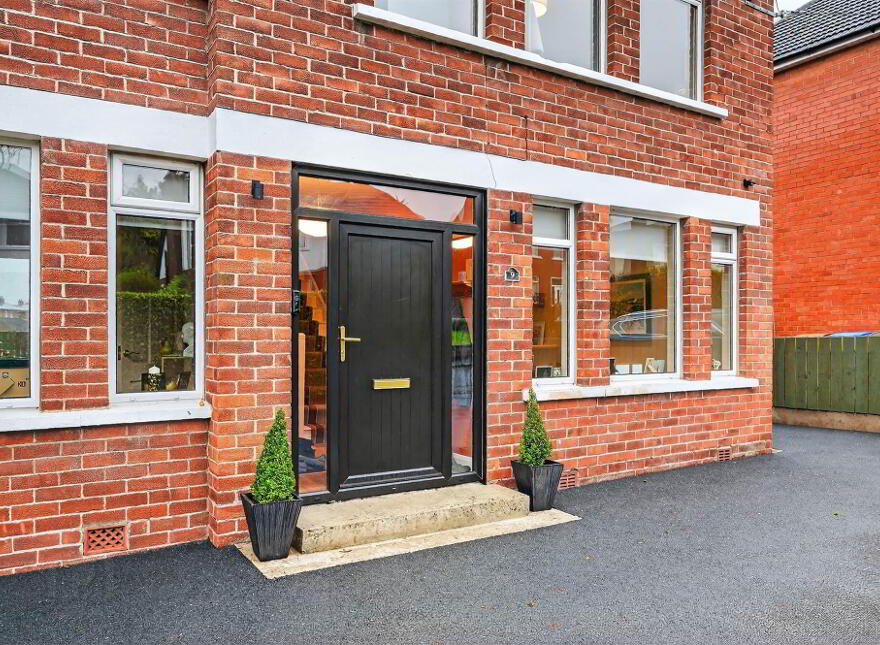 9 Hillside Drive, Stranmillis, Belfast, BT9 5EJ