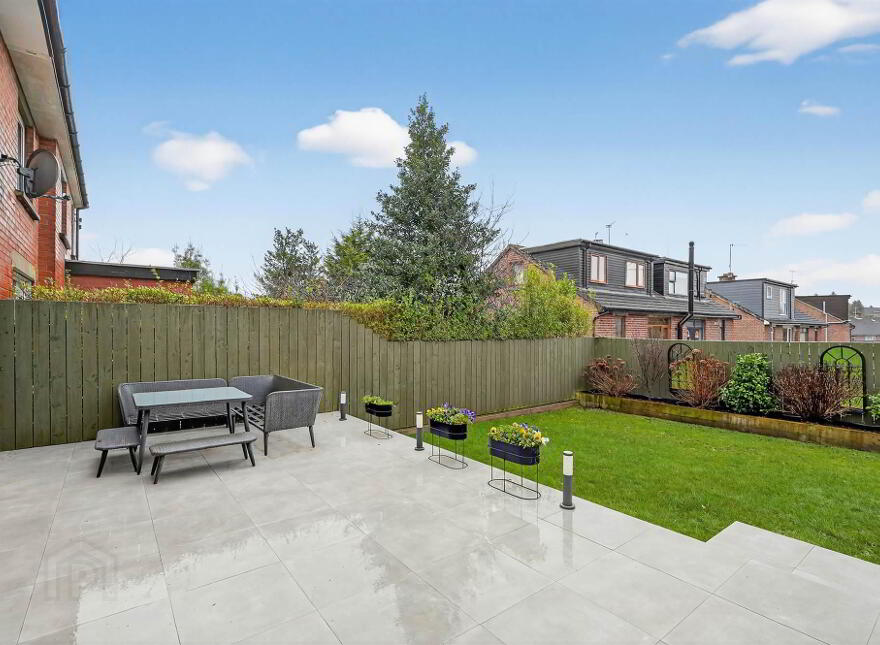 9 Hillside Drive, Stranmillis, Belfast, BT9 5EJ