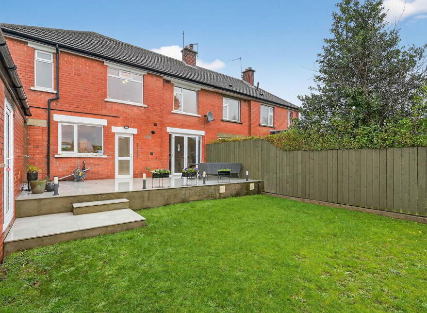 9 Hillside Drive, Stranmillis, Belfast, BT9 5EJ