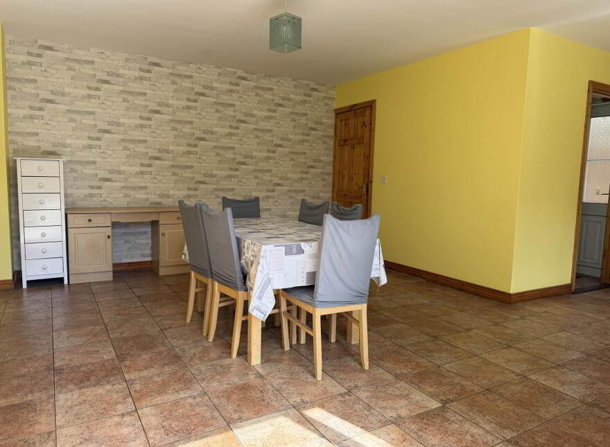15 Rosslands, Roscrea, E53DF30