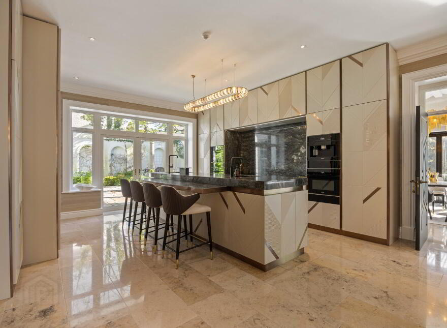 25 Cultra Avenue, Cultra, Holywood, BT18 0AZ
