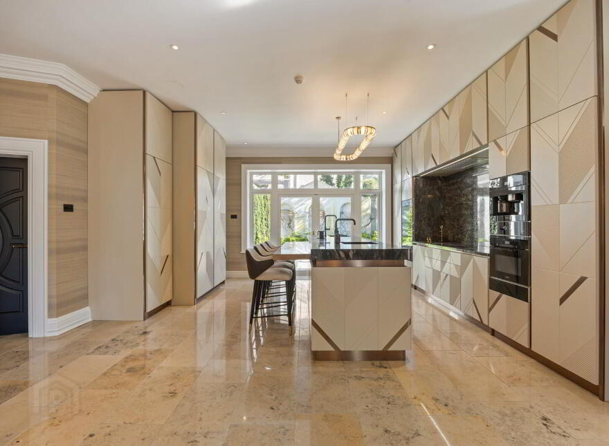 25 Cultra Avenue, Cultra, Holywood, BT18 0AZ