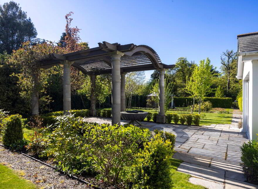 25 Cultra Avenue, Cultra, Holywood, BT18 0AZ
