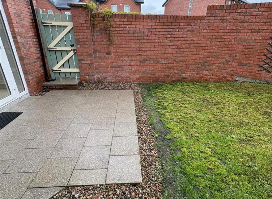 15 Meadow Crescent, Off Magheralave Road, Lisburn, BT28 3RN
