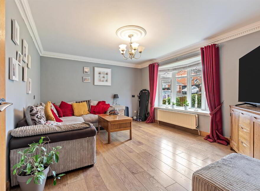 14 Teeling Grove, Dunmurry, Belfast, BT17 0XL