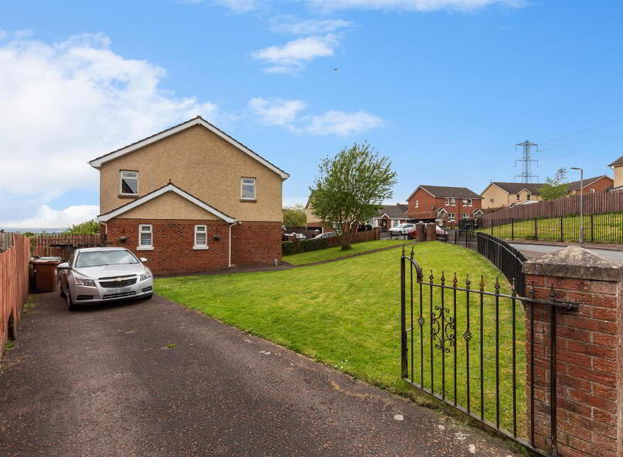 14 Teeling Grove, Dunmurry, Belfast, BT17 0XL