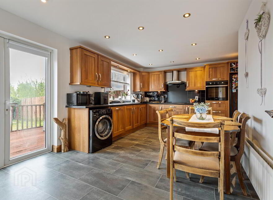 14 Teeling Grove, Dunmurry, Belfast, BT17 0XL