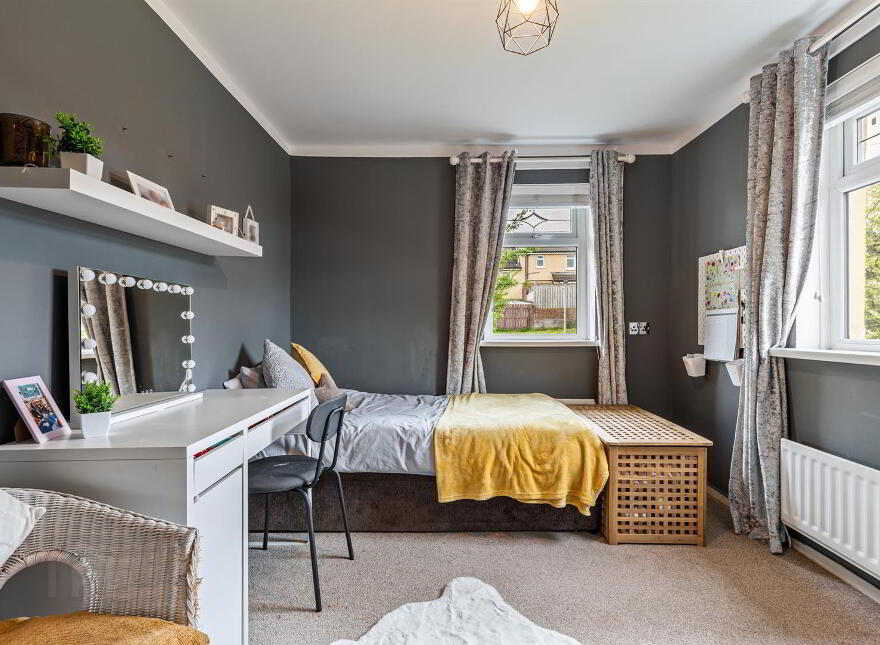 14 Teeling Grove, Dunmurry, Belfast, BT17 0XL