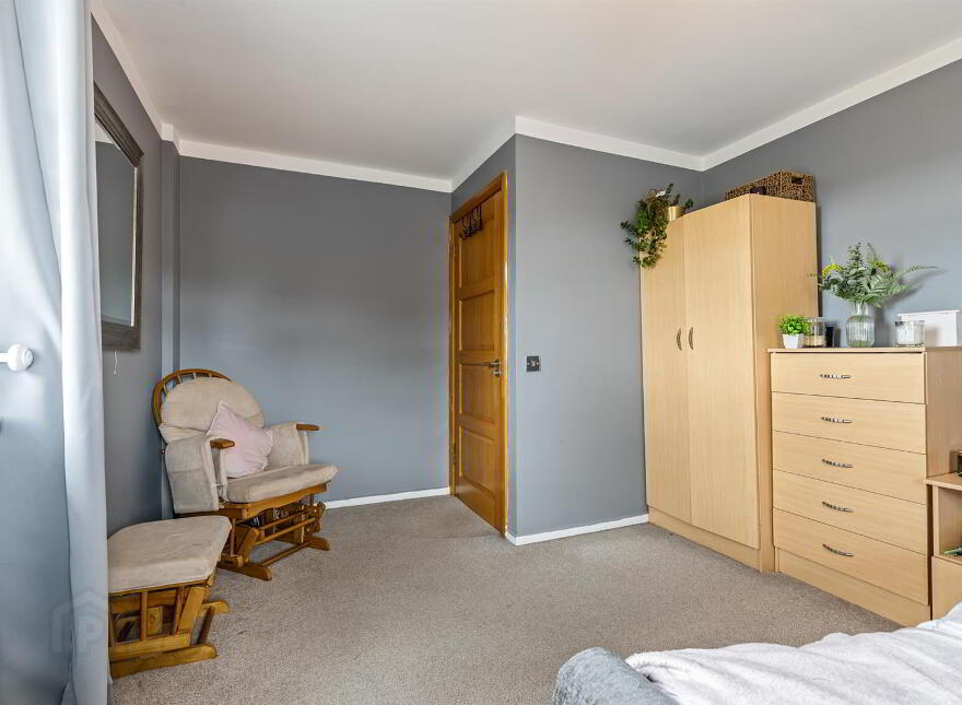 14 Teeling Grove, Dunmurry, Belfast, BT17 0XL