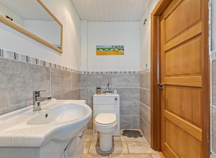 14 Teeling Grove, Dunmurry, Belfast, BT17 0XL