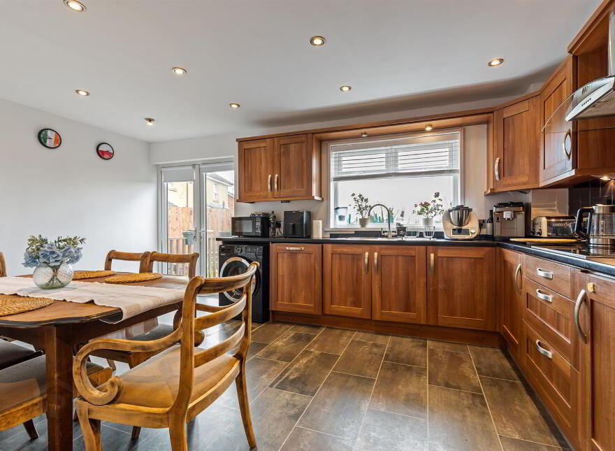 14 Teeling Grove, Dunmurry, Belfast, BT17 0XL