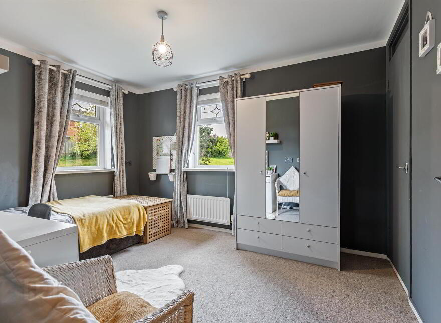 14 Teeling Grove, Dunmurry, Belfast, BT17 0XL