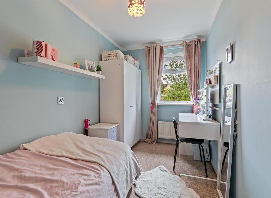 14 Teeling Grove, Dunmurry, Belfast, BT17 0XL