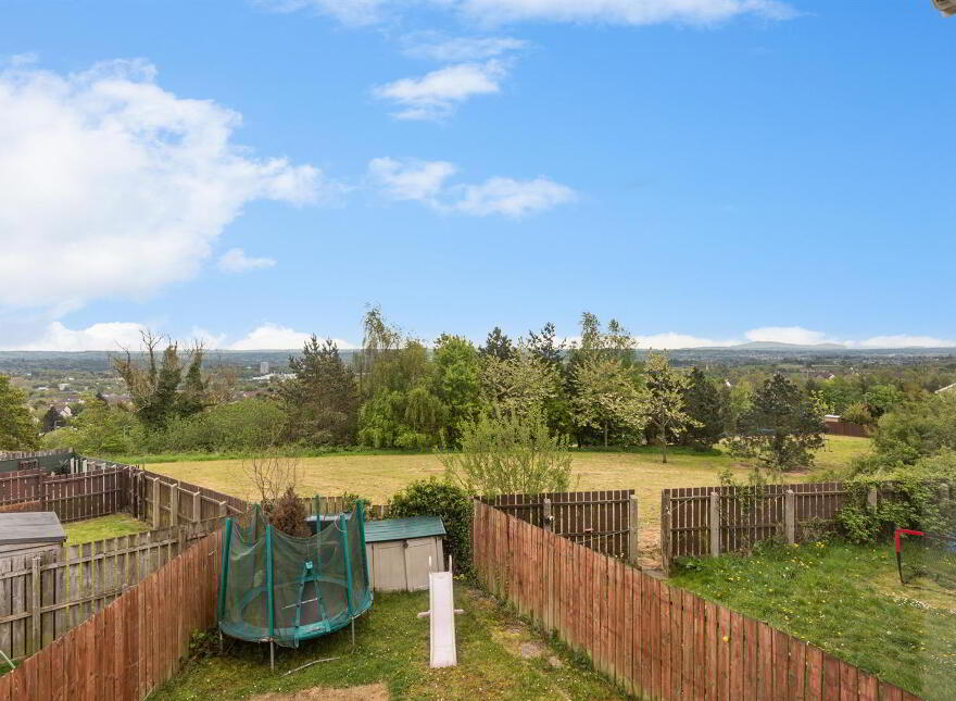 14 Teeling Grove, Dunmurry, Belfast, BT17 0XL