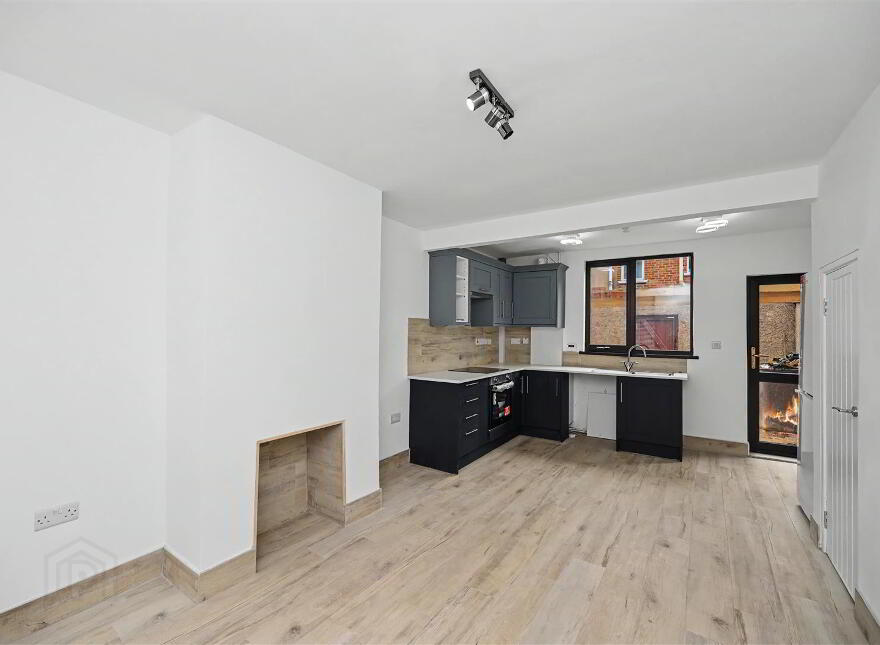 130 Ebor Street, Belfast, BT12 6NQ