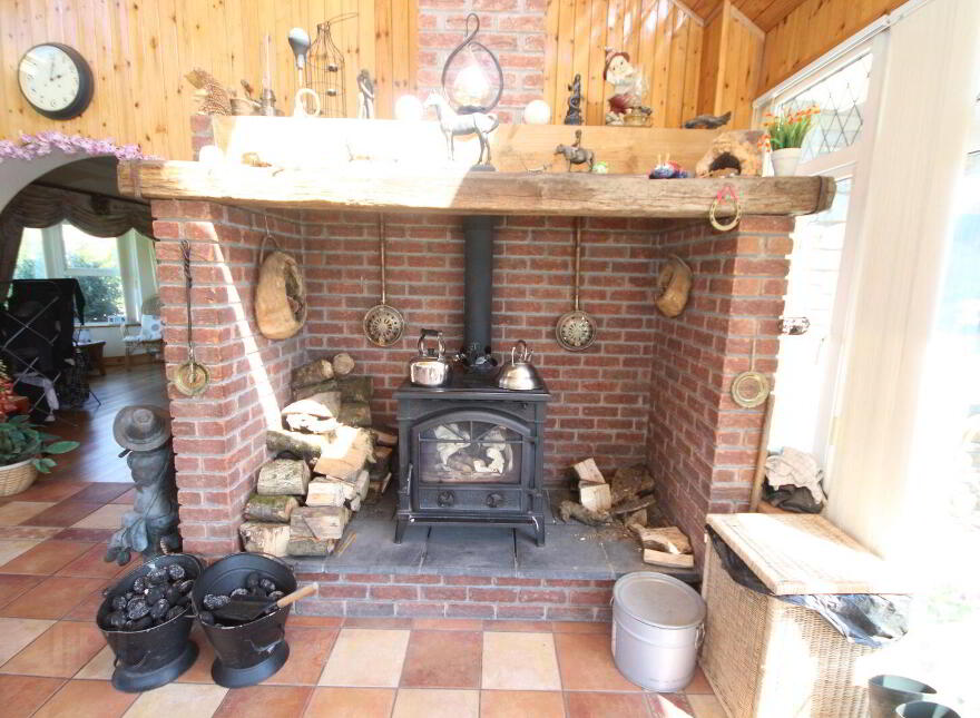 Barleyfield, Kilbrittain, P72FD42
