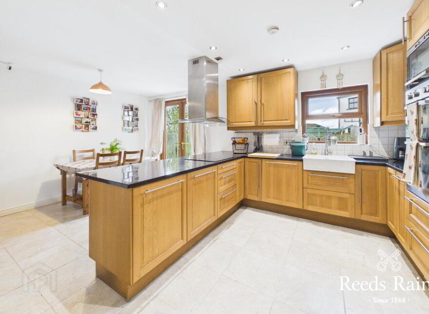32 The Moatlands, Ballyhalbert, Newtownards, BT22 1TH