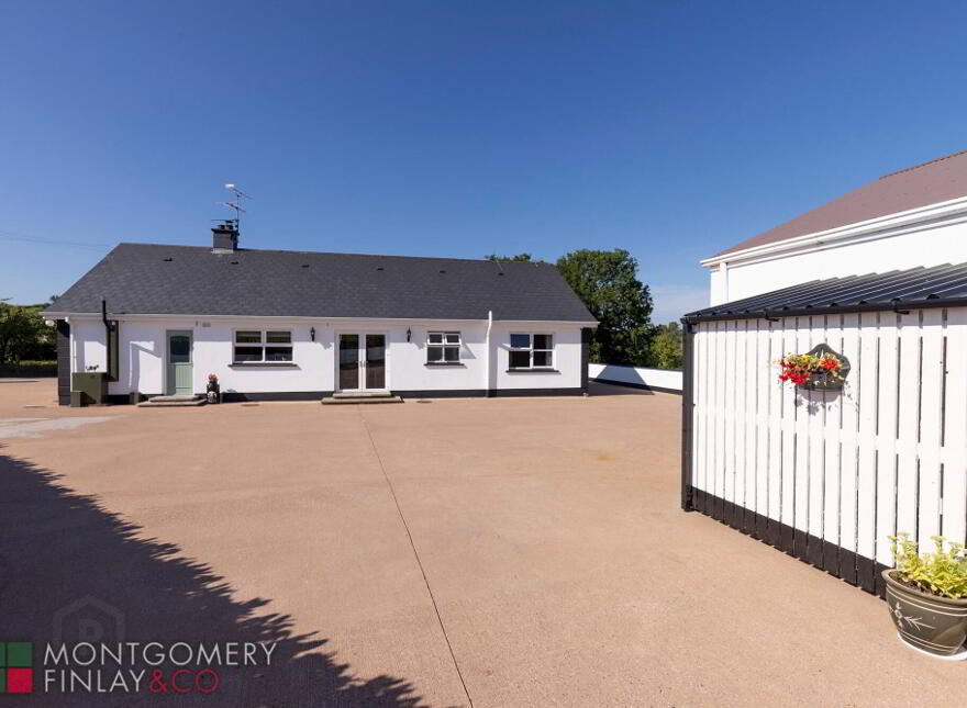 33 Moorfield Road, Omagh, Trillick, BT78 3TT