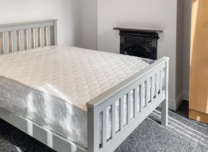 51 Lisburn Avenue, Lisburn Road, Belfast, BT9 7FX