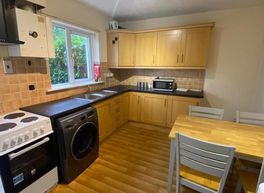 34 Westlawn, Wilton, T12YHK0