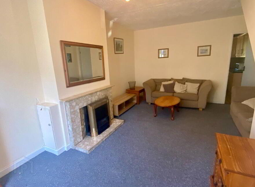 34 Westlawn, Wilton, T12YHK0