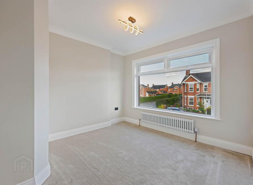 33 Blenheim Drive, Belfast, BT6 9GD