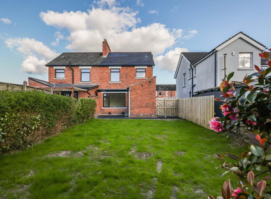 33 Blenheim Drive, Belfast, BT6 9GD