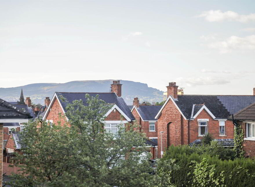 33 Blenheim Drive, Belfast, BT6 9GD