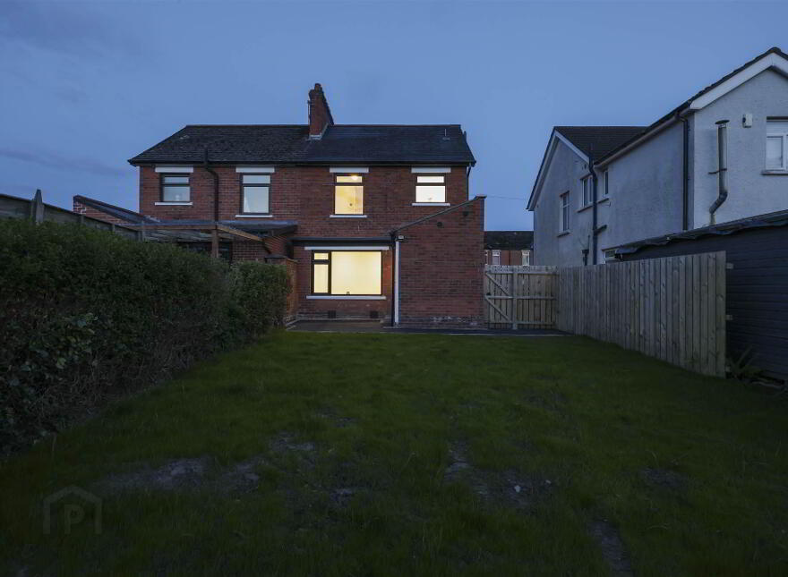 33 Blenheim Drive, Belfast, BT6 9GD