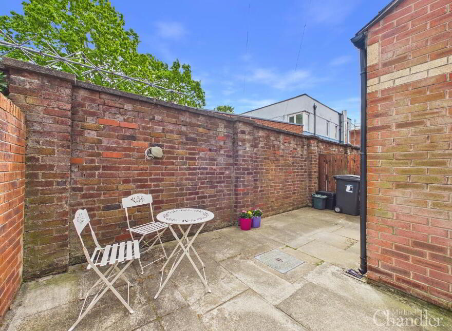 13 Parkmore Street, Belfast, BT7 2GT