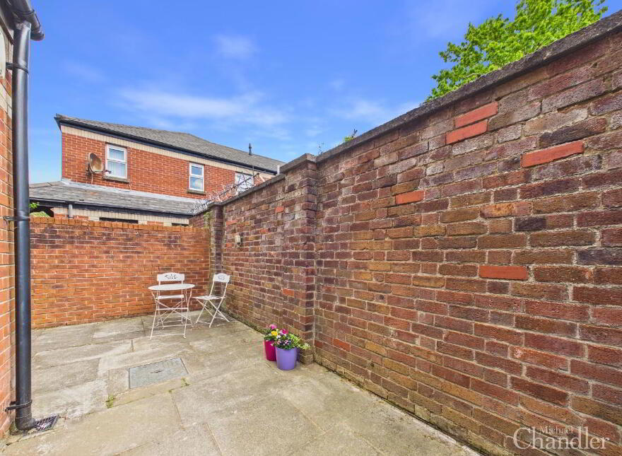 13 Parkmore Street, Belfast, BT7 2GT