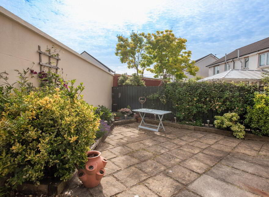 16 Ardenlee Place, Belfast, BT6 8QS