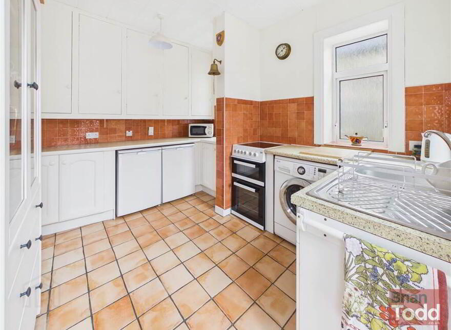 Coast Road, Ballygally, Larne, BT40 2QQ