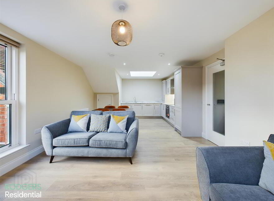 Apt 3, 14A Windsor Avenue, Belfast, BT9 6EE