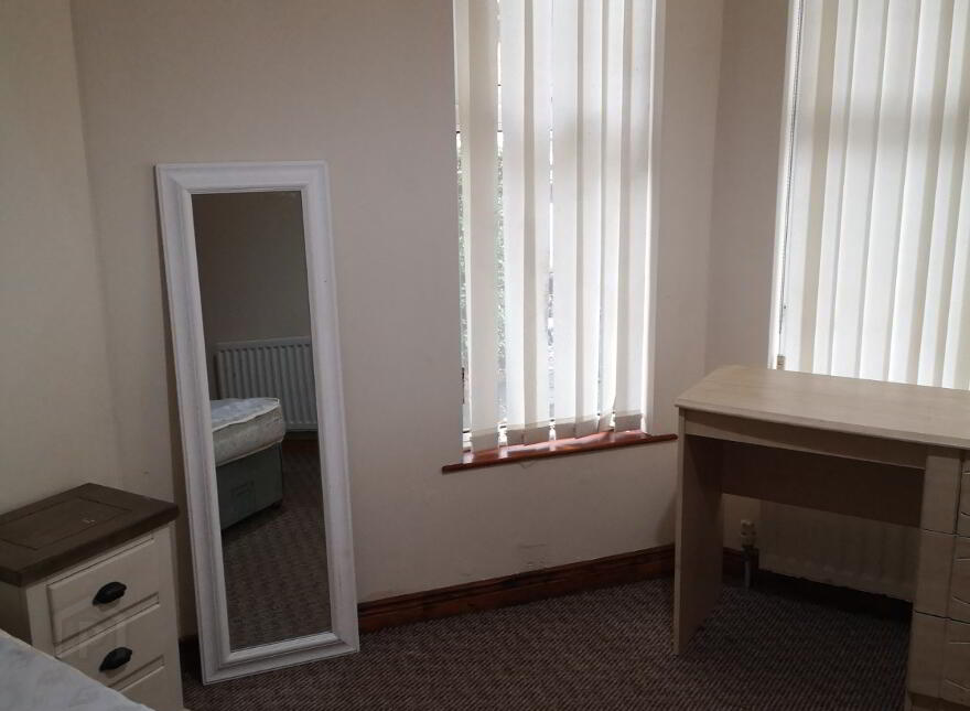 Unit 1, 95 University Avenue, Belfast, BT7 1GX