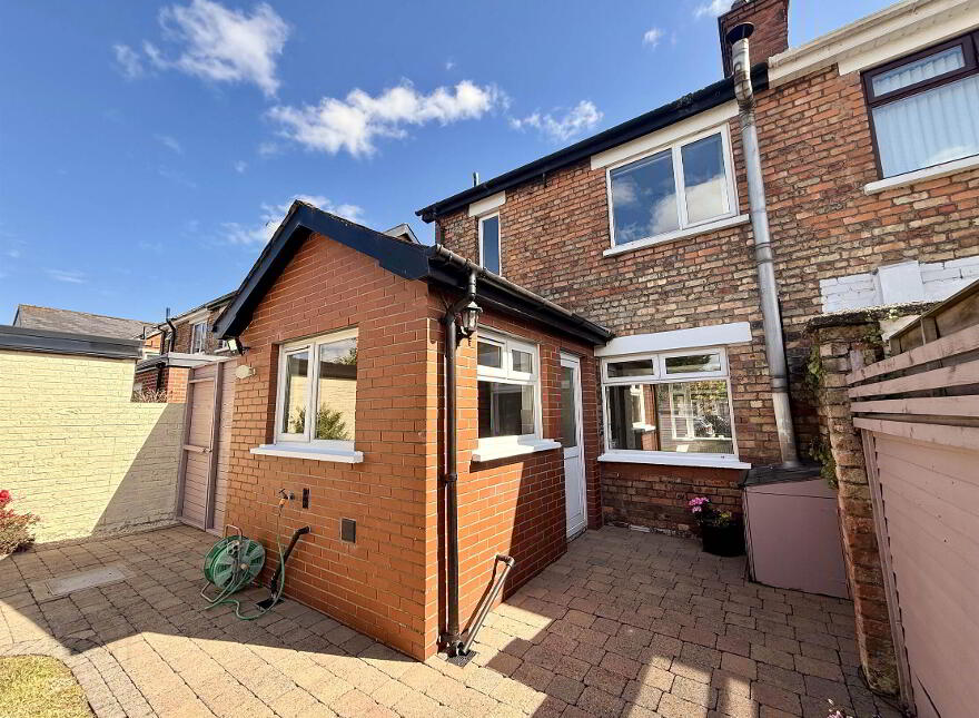 40 Loopland Drive, Cregagh, Belfast, BT6 9DX