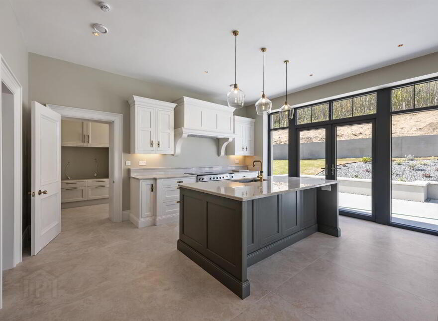 Lisnarede House, 170c Warren Road, Donaghadee, BT21 0PJ