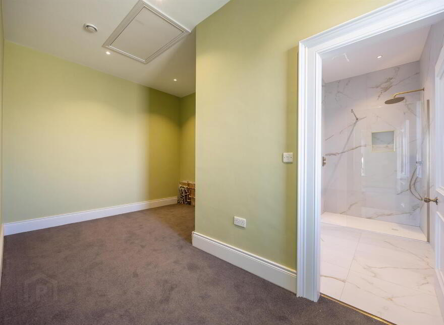 Lisnarede House, 170c Warren Road, Donaghadee, BT21 0PJ