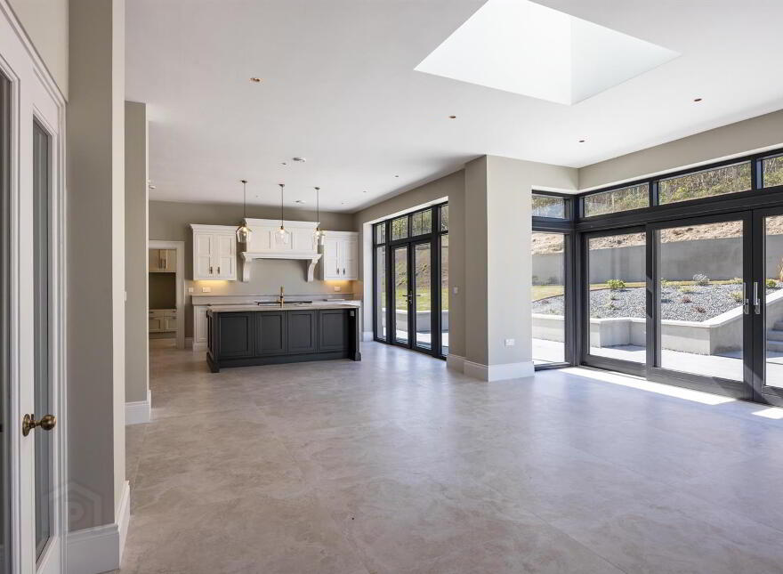 Lisnarede House, 170c Warren Road, Donaghadee, BT21 0PJ
