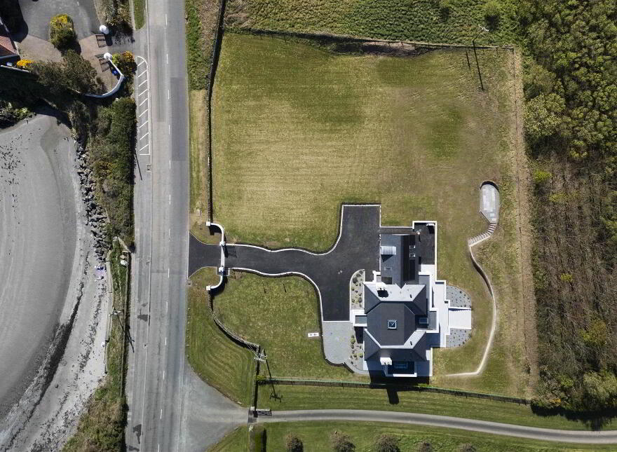 Lisnarede House, 170c Warren Road, Donaghadee, BT21 0PJ